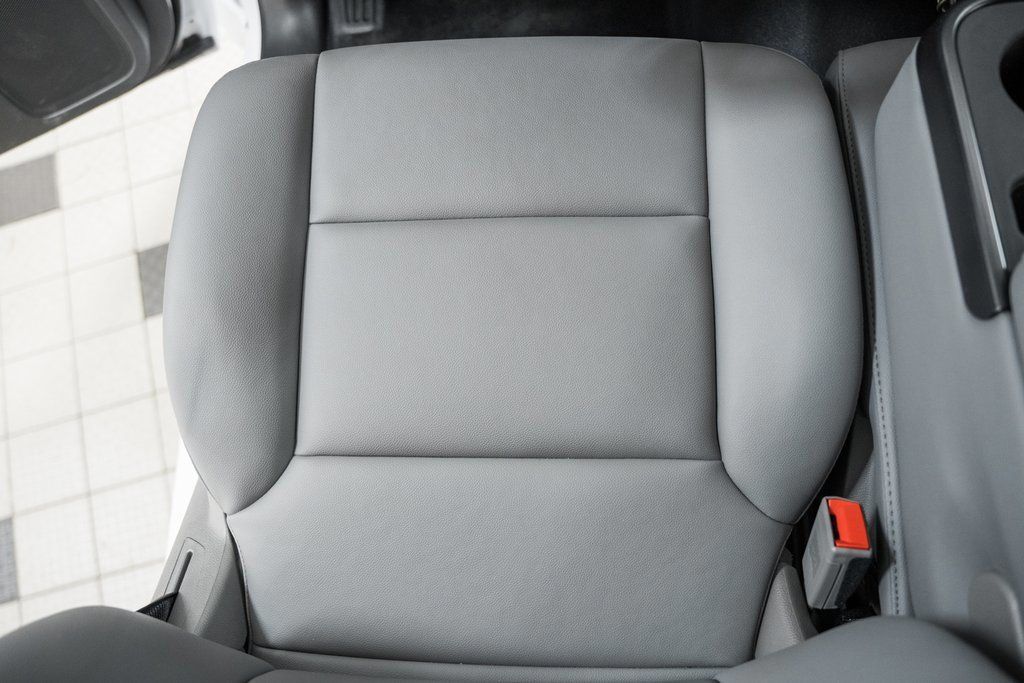 2024 Chevrolet Silverado 6500 HD Work Truck - 22954391 - 39