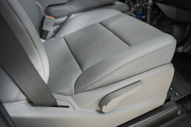 2024 Chevrolet Silverado 6500 HD Work Truck - 22954391 - 40