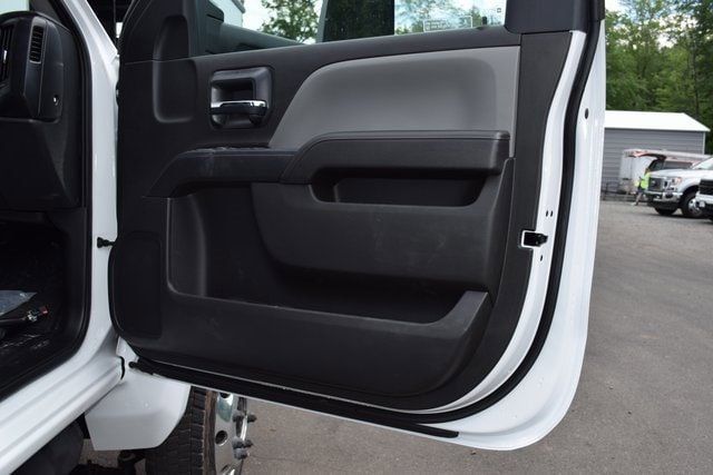 2024 Chevrolet Silverado 6500 HD Work Truck - 22954392 - 35