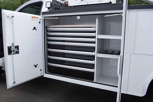 2024 Chevrolet Silverado 6500 HD Work Truck - 22954392 - 43