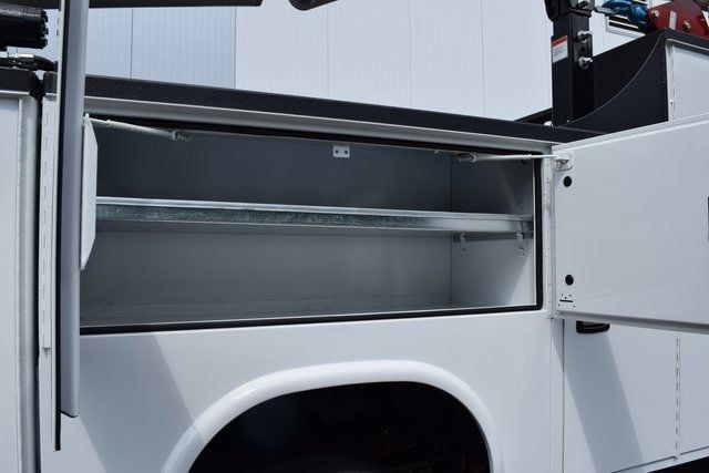 2024 Chevrolet Silverado 6500 HD Work Truck - 22954392 - 50