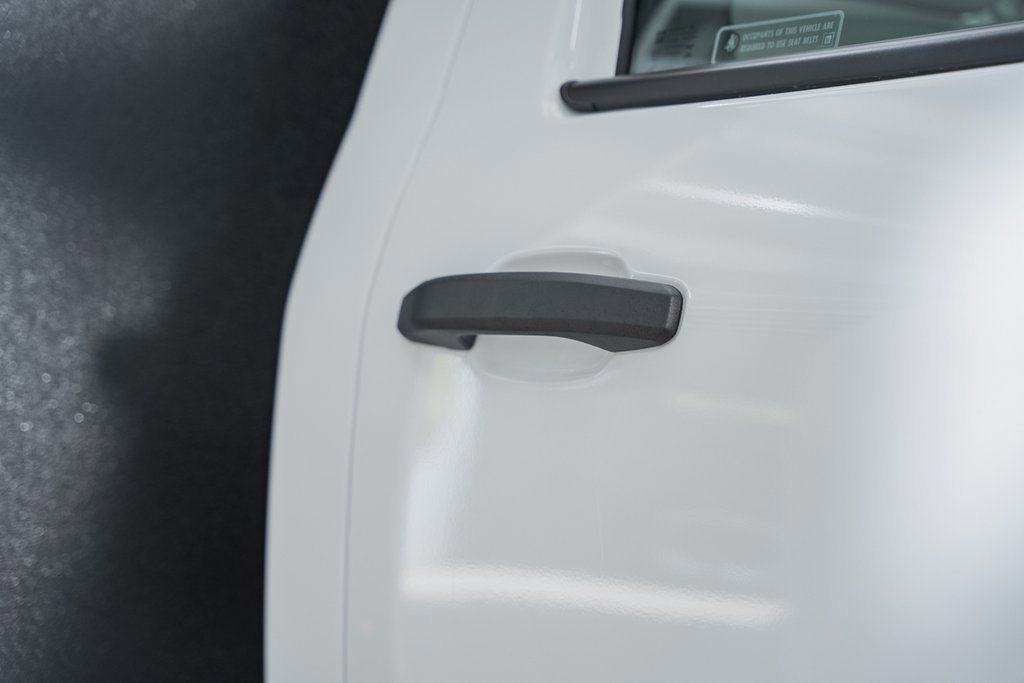 2024 Chevrolet Silverado 6500 HD Work Truck - 22995488 - 11