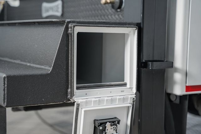 2024 Chevrolet Silverado 6500 HD Work Truck - 22995488 - 18