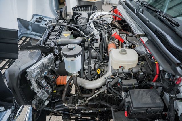 2024 Chevrolet Silverado 6500 HD Work Truck - 22995488 - 26