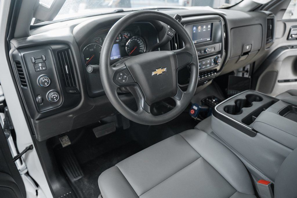 2024 Chevrolet Silverado 6500 HD Work Truck - 22995488 - 27