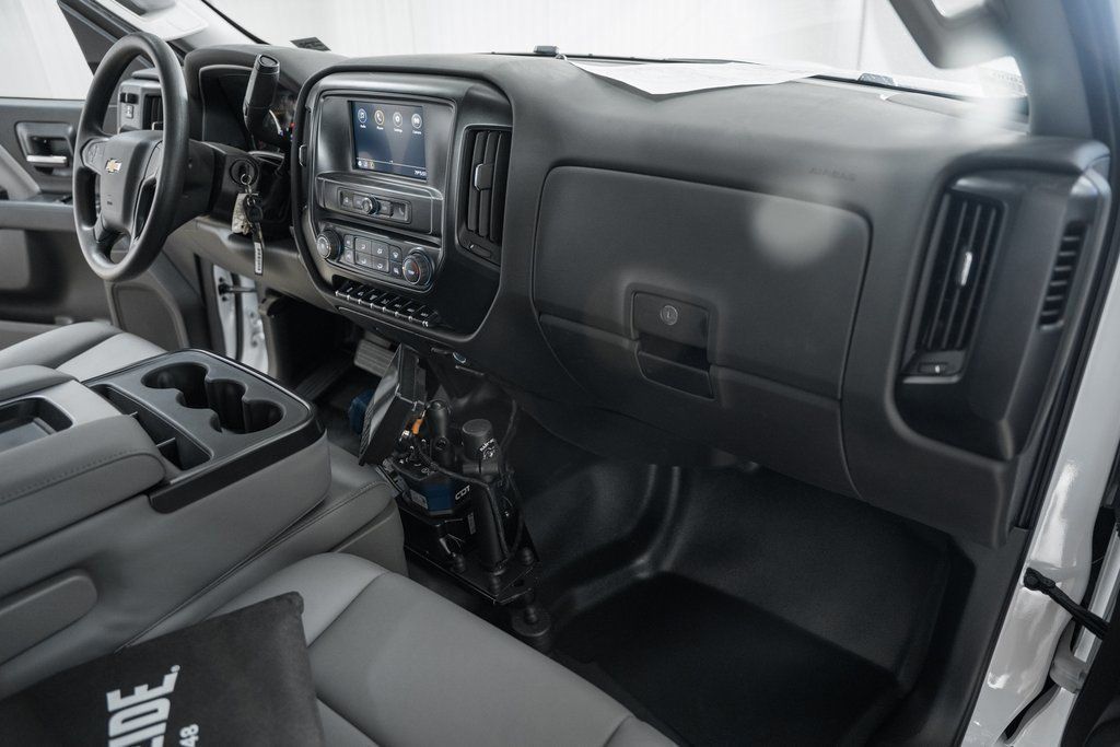 2024 Chevrolet Silverado 6500 HD Work Truck - 22995488 - 28