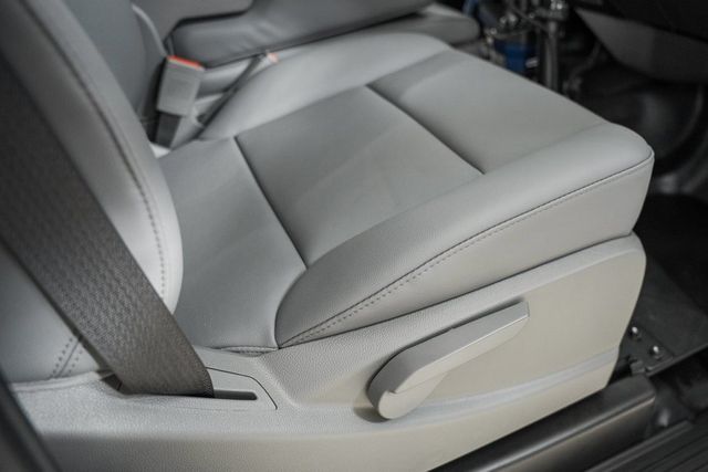 2024 Chevrolet Silverado 6500 HD Work Truck - 22995488 - 40