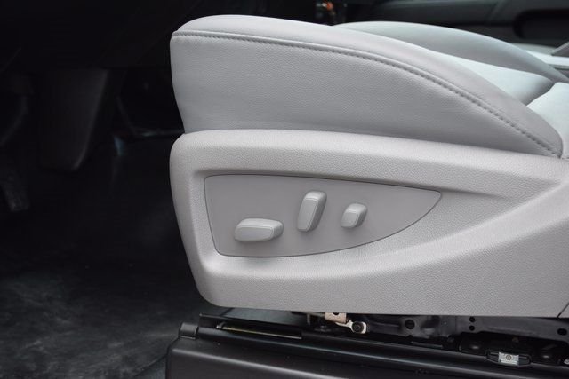 2024 Chevrolet Silverado 6500 HD Work Truck - 22995489 - 33