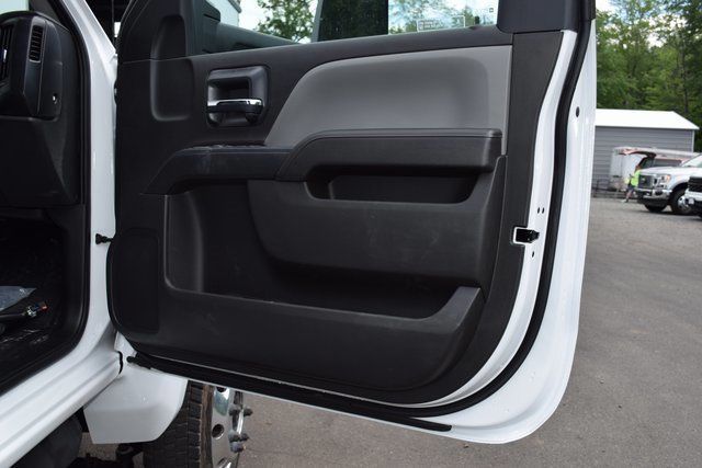 2024 Chevrolet Silverado 6500 HD Work Truck - 22995489 - 35