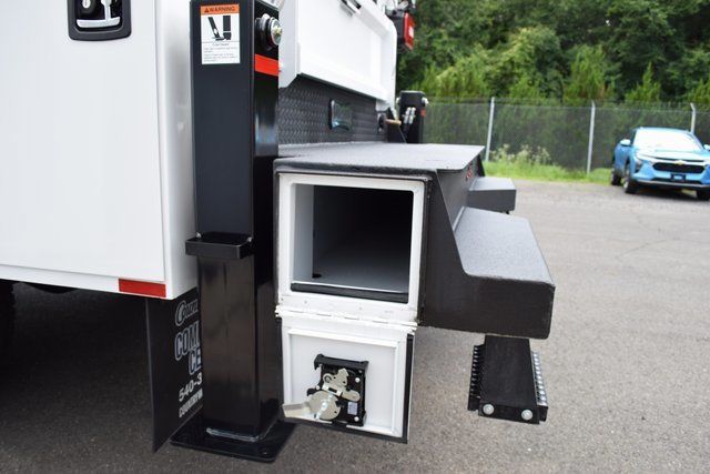 2024 Chevrolet Silverado 6500 HD Work Truck - 22995489 - 46