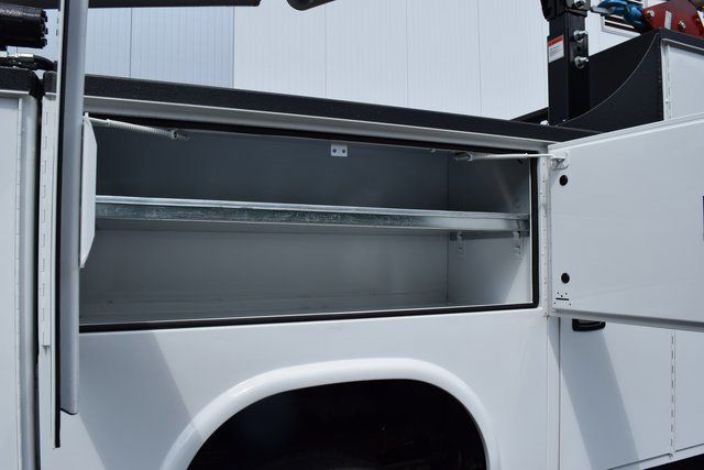 2024 Chevrolet Silverado 6500 HD Work Truck - 22995489 - 50