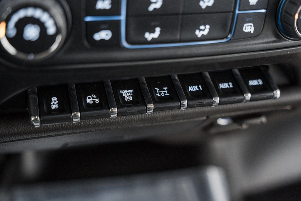 2024 Chevrolet Silverado 6500 HD Work Truck - 22995491 - 30