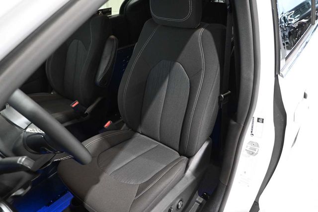 2024 Chrysler Pacifica Touring FWD - 23009990 - 13