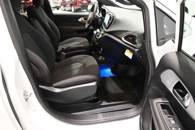 2024 Chrysler Pacifica Touring FWD - 23009990 - 14