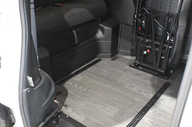 2024 Chrysler Pacifica Touring FWD - 23009990 - 17