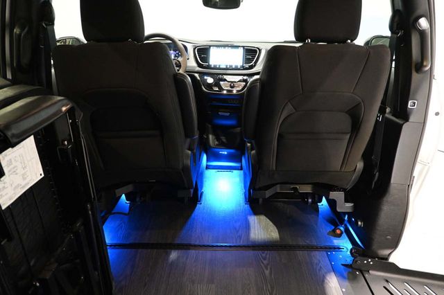 2024 Chrysler Pacifica Touring FWD - 23009990 - 21