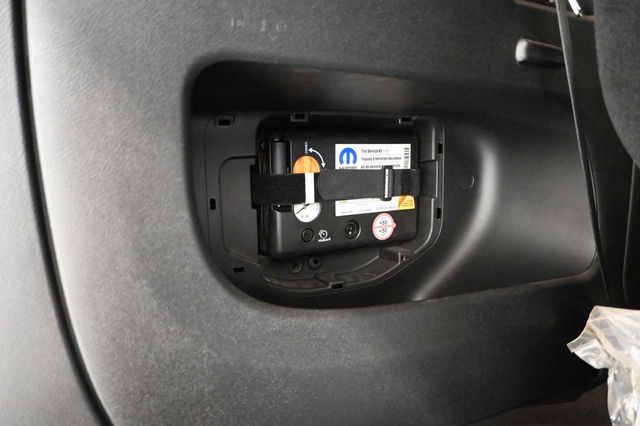 2024 Chrysler Pacifica Touring FWD - 23009990 - 28