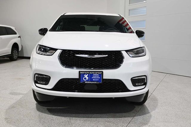 2024 Chrysler Pacifica Touring FWD - 23009990 - 3