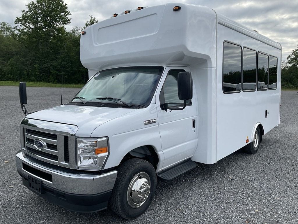 2024 Ford HLE HLE COACH - 22173227 - 3