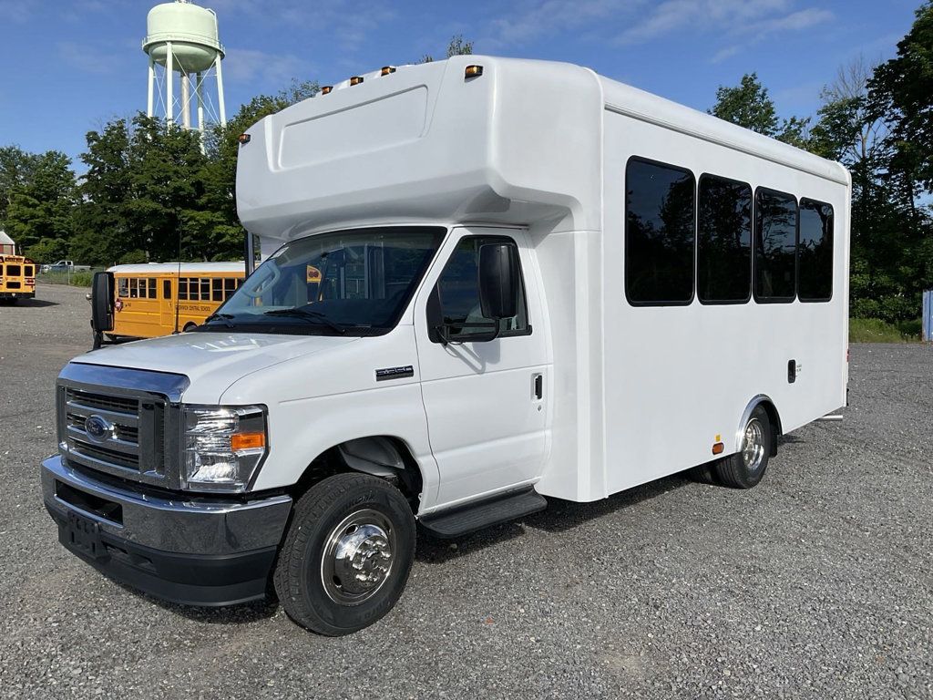 2024 Ford HLE HLE COACH - 22173228 - 3