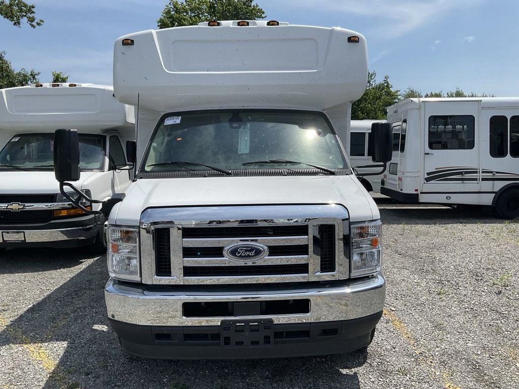 2024 Ford HLE HLE COACH - 22272357 - 0