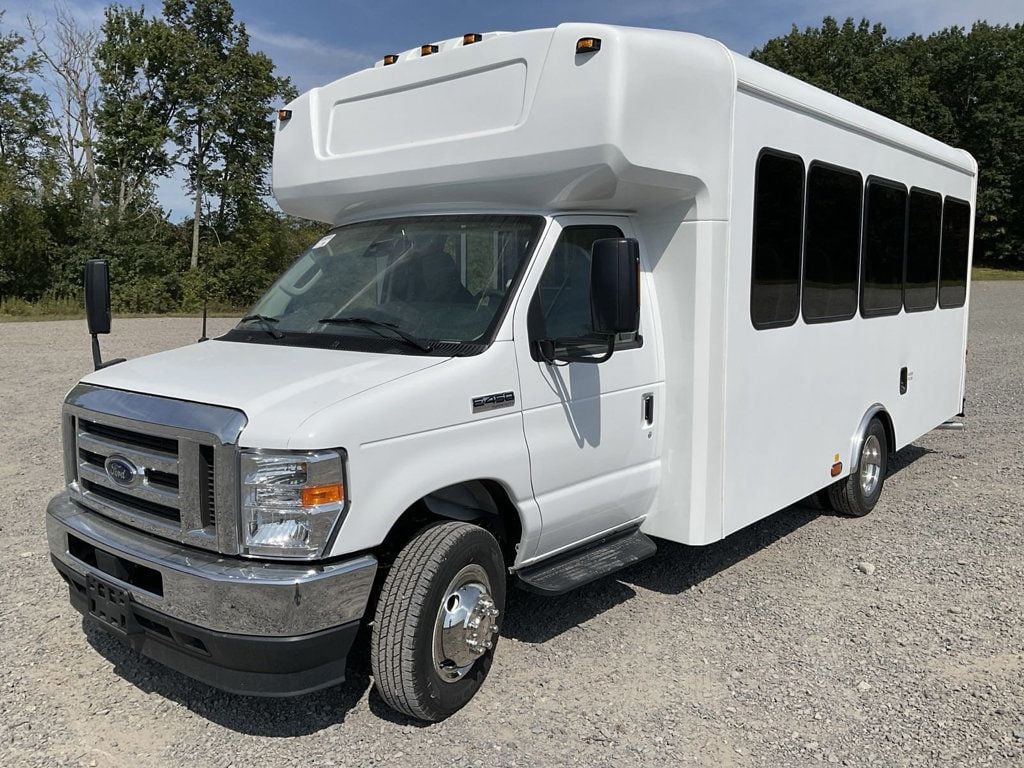 2024 Ford HLE HLE COACH - 22272358 - 3