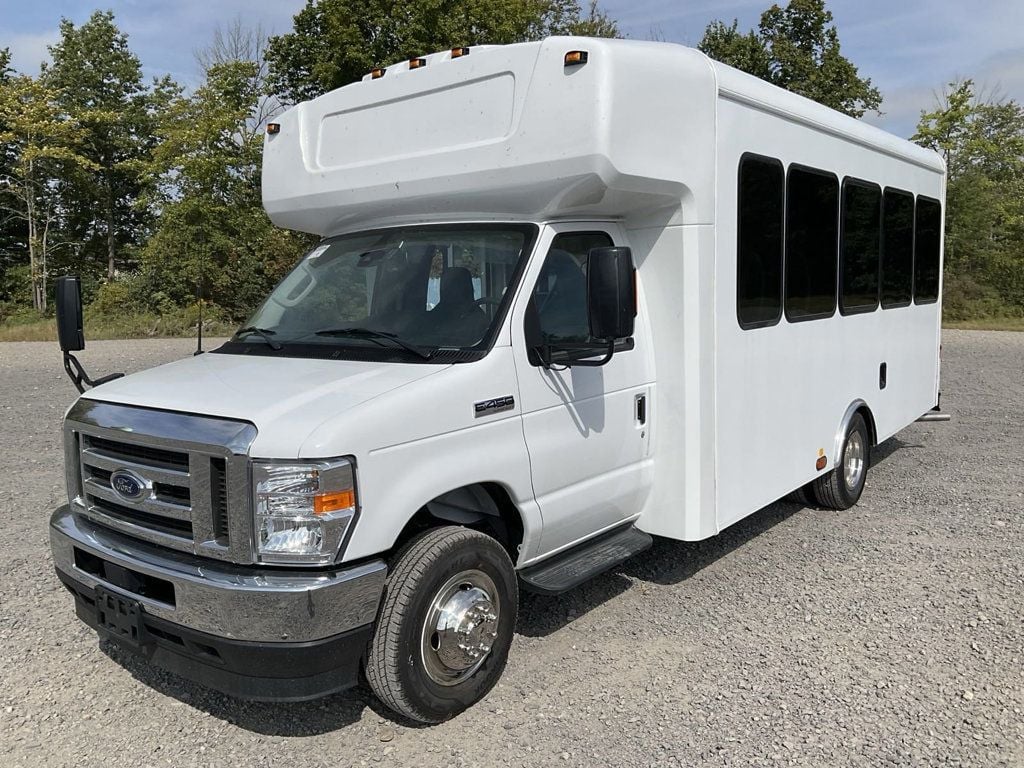 2024 Ford HLE HLE COACH - 22272359 - 3