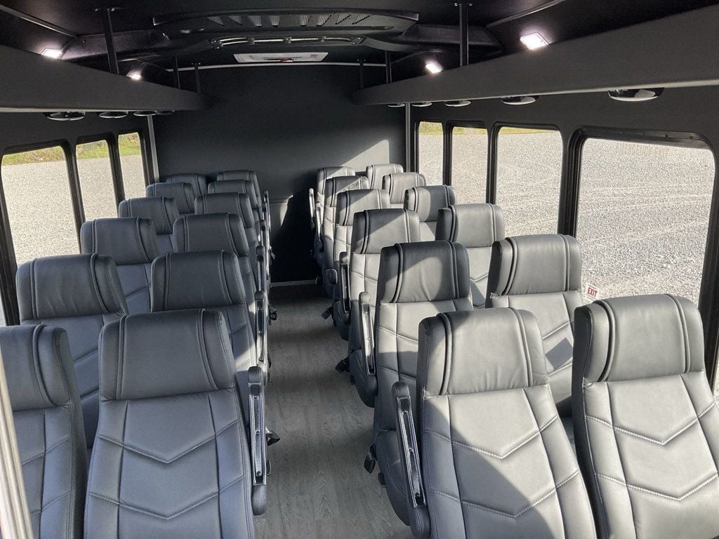 2024 Ford HLE HLE COACH - 22451270 - 5