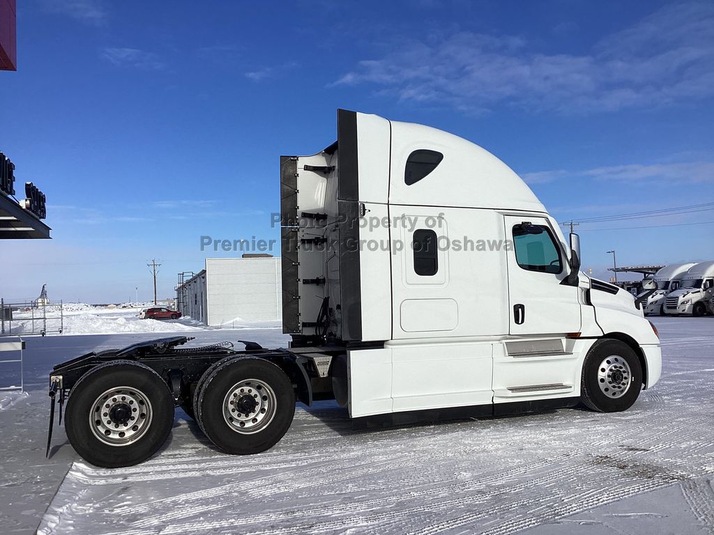 New 2024 FREIGHTLINER Cascadia PT126SLP For Sale Oshawa, ON VG2720