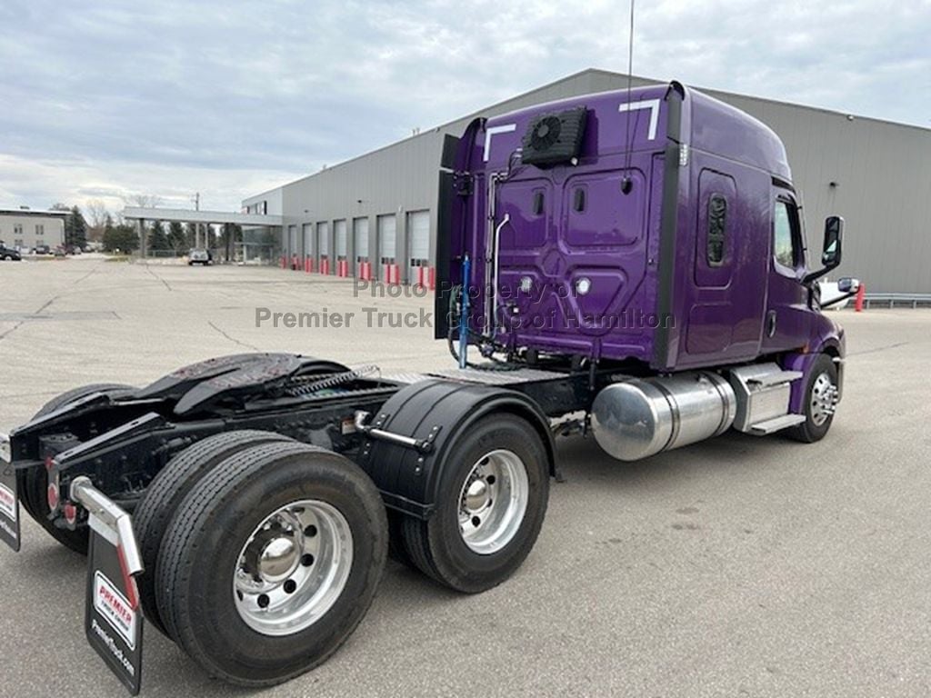 New 2024 FREIGHTLINER Cascadia PT126SLP For Sale Hamilton, ON VD3156