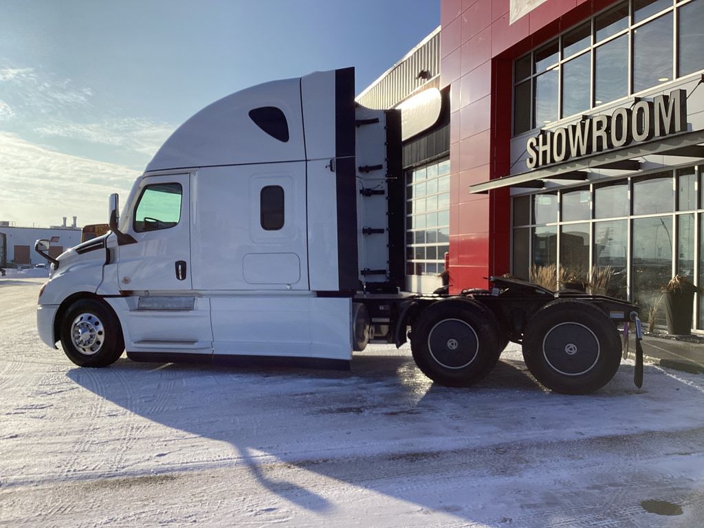 The Future is Here: The 2024 Premium Freightliner Cascadia