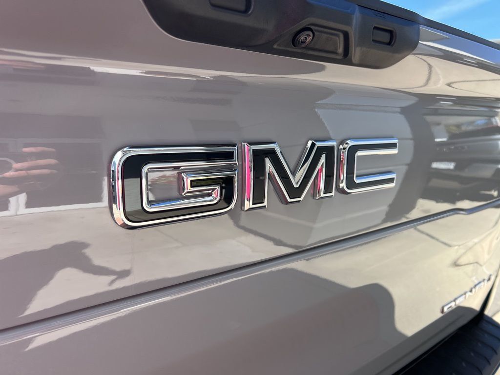 2024 GMC Sierra EV e4WD Crew Cab Denali Edition 1 - 22641219 - 12