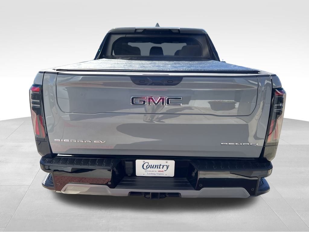 2024 GMC Sierra EV e4WD Crew Cab Denali Edition 1 - 22641219 - 5