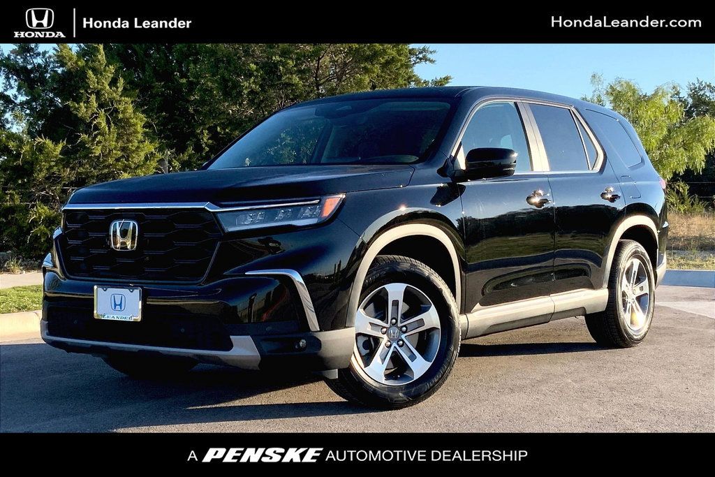 2025 New Honda Pilot EXL 8 Passenger 2WD at Serving