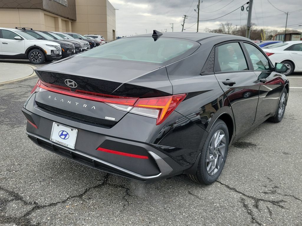 2024 New Hyundai Elantra Hybrid Blue DCT at Turnersville AutoMall