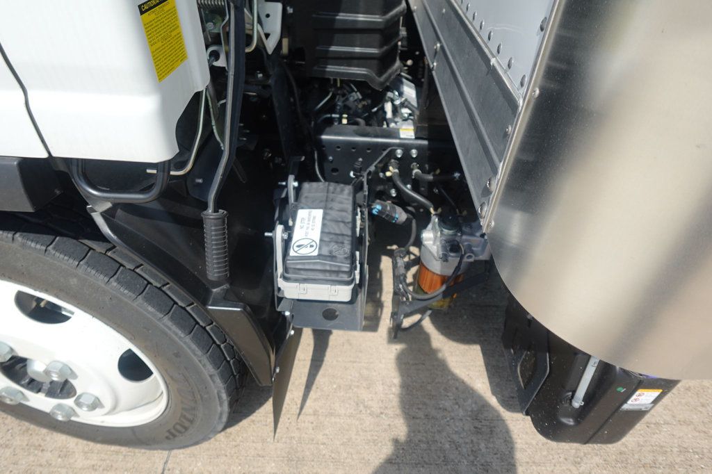 2024 Isuzu NQR (22ft Box truck with Lift Gate) - 22574679 - 35