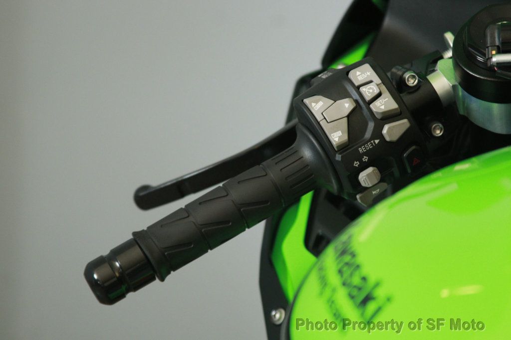 2024 Kawasaki Ninja ZX-10R KRT Edition FACTORY DEMO - 22914105 - 30
