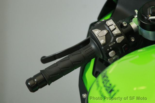 2024 Kawasaki Ninja ZX-10R KRT Edition FACTORY DEMO - 22914105 - 30