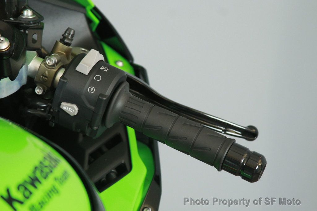 2024 Kawasaki Ninja ZX-10R KRT Edition FACTORY DEMO - 22914105 - 31