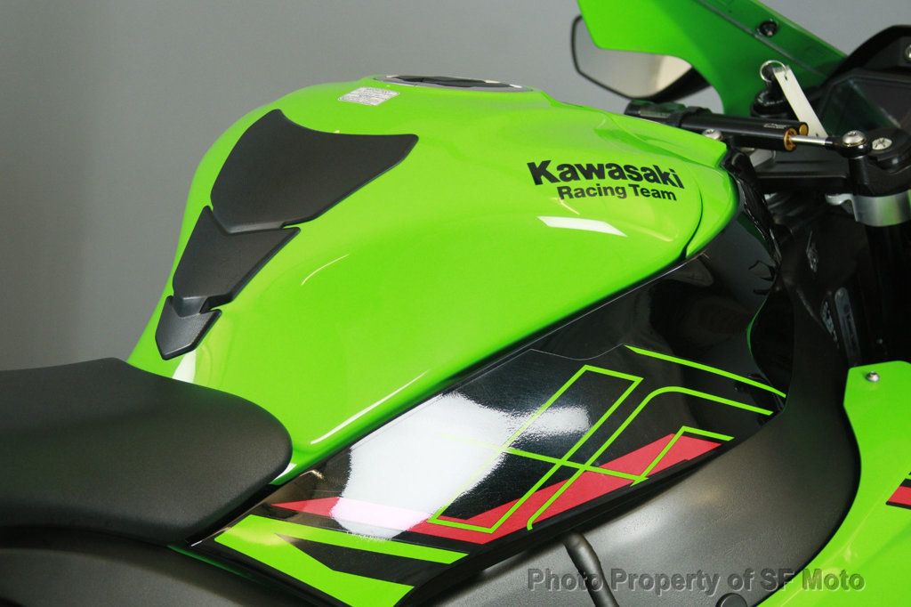 2024 Kawasaki Ninja ZX-10R KRT Edition FACTORY DEMO - 22914105 - 36
