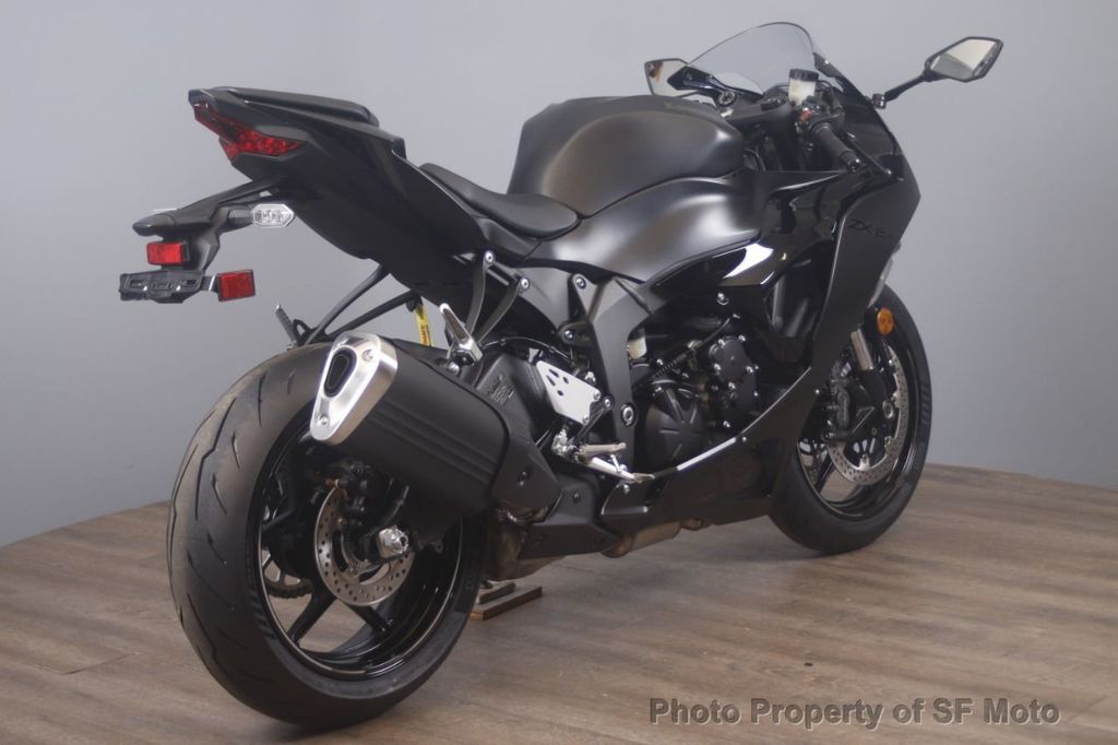 black kawasaki ninja zx6r