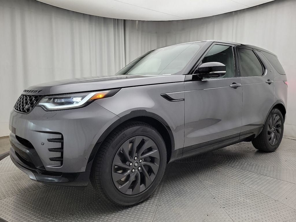2024 New Land Rover Discovery P360 Dynamic SE at Serving