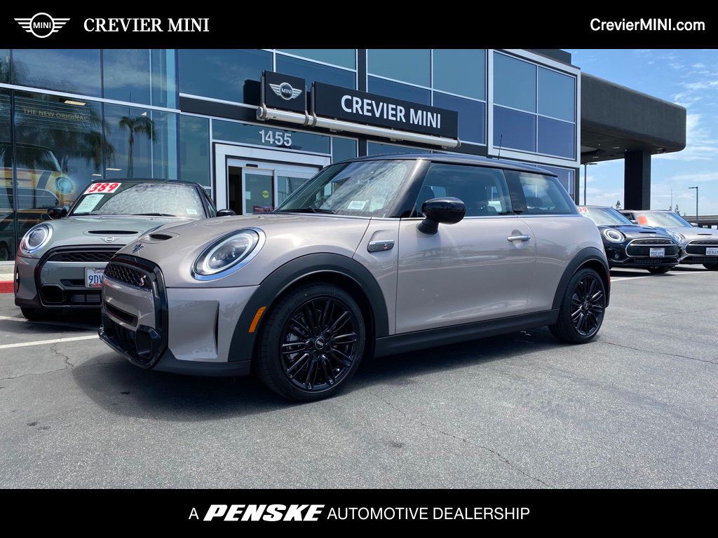 https://cdn.ebizautos.media/new-2024-mini-cooper_s_hardtop_2_door-coopersfwd-10448-22075739-1-1024.jpg