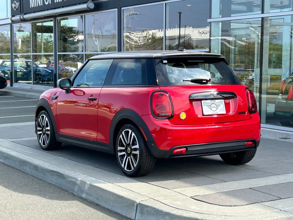 New MINI Cooper SE Hardtop 2 Door at MINI of Marin Serving Corte