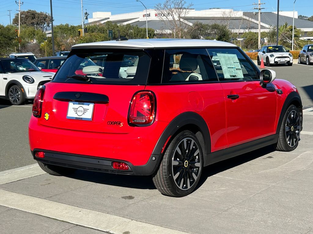 New MINI Cooper SE Hardtop 2 Door at MINI of Marin Serving Corte