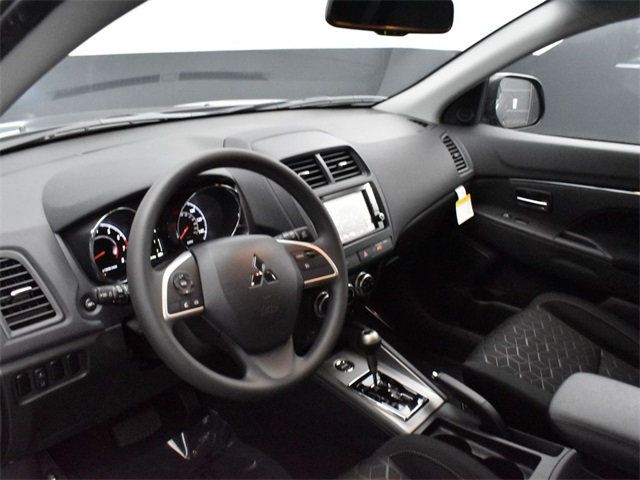 2024 Mitsubishi Outlander Sport ES photo 3