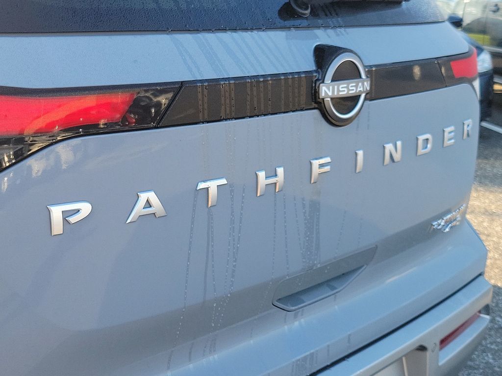 2024 New Nissan Pathfinder Platinum 4WD at Serving