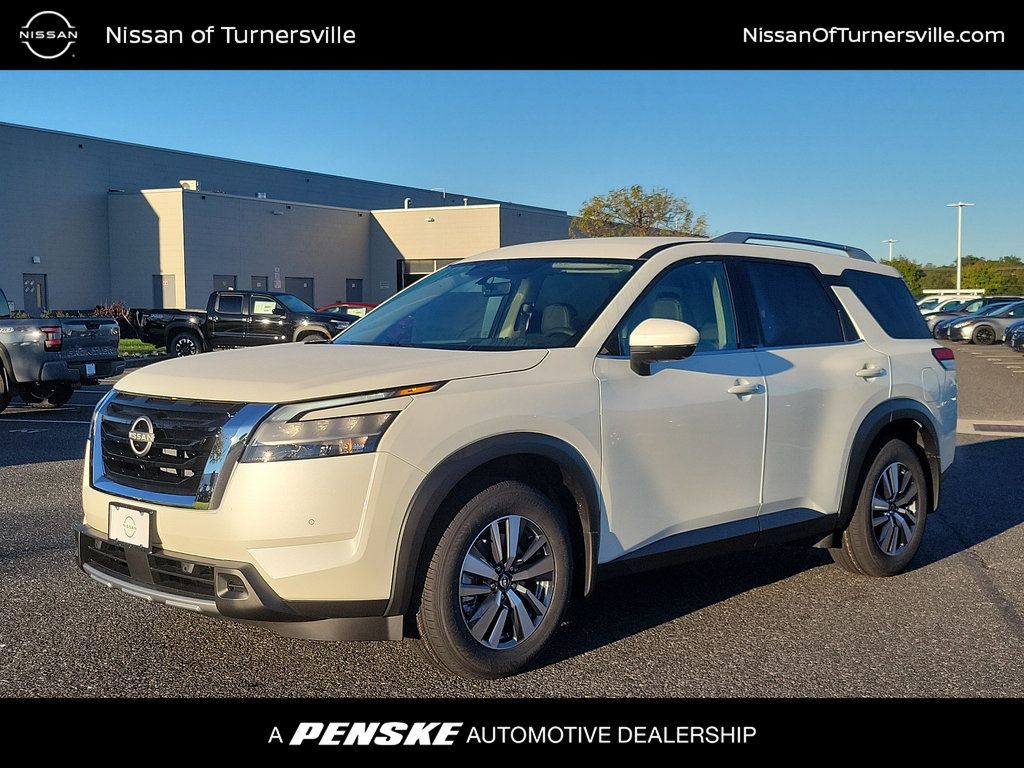 2024 New Nissan Pathfinder SL 4WD at Serving Bloomfield