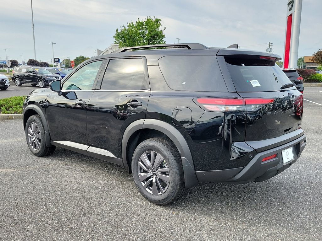 2024 New Nissan Pathfinder SV 4WD at Serving Bloomfield