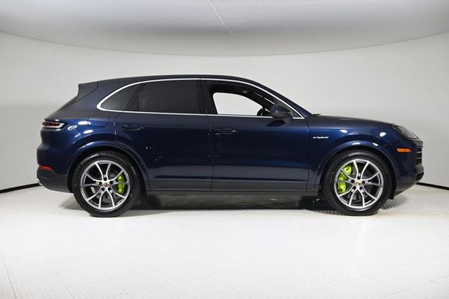 2024 Porsche Cayenne E-Hybrid - 22775342 - 5